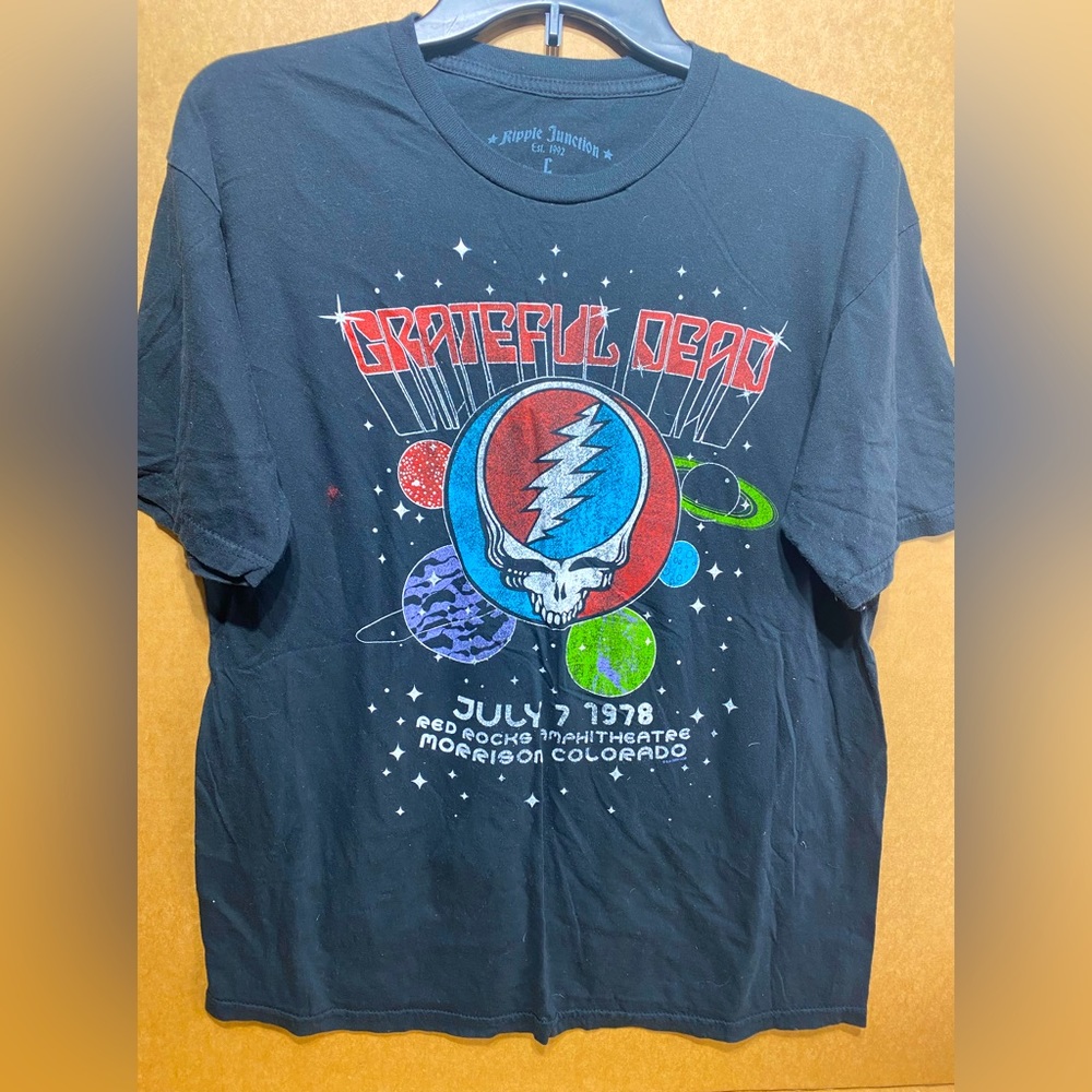 Women’s size large, grateful dead T-shirt repro, 1978 concert T